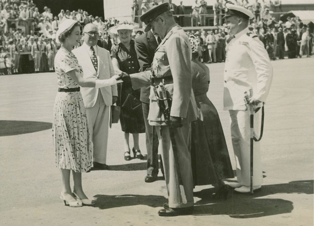 Queensland Governor, Sir John Lavarack bidding goodbye to Queen Elizabeth II