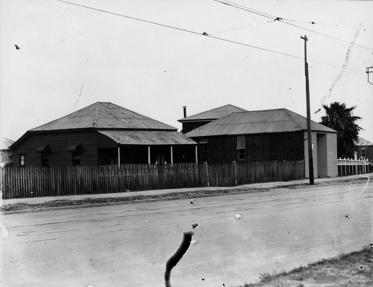 Wooden workers cottage at Breakfast Creek in 1932