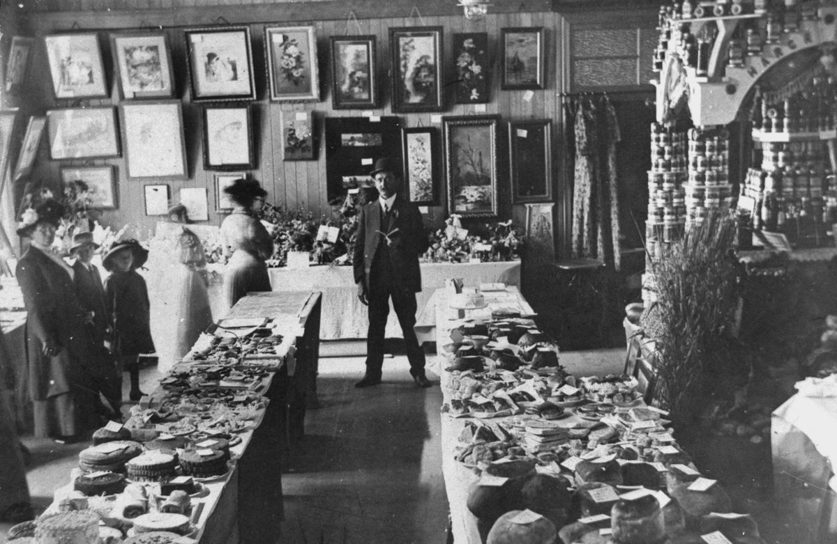 First Wynnum-Manly Show at the new School of Arts, 1915