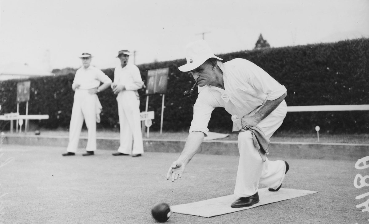 Andy Fisher playing bowls in the Armistice Cup, Yeronga Bowls Club, 1941