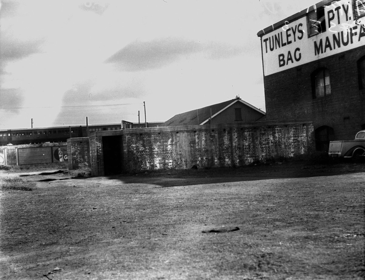 Air raid shelters in Stanley Street, South Brisbane, July 1942