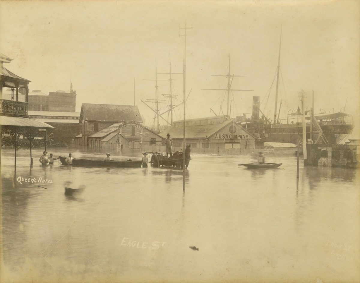 Floodwaters at Eagle Street wharves, Brisbane, 1890