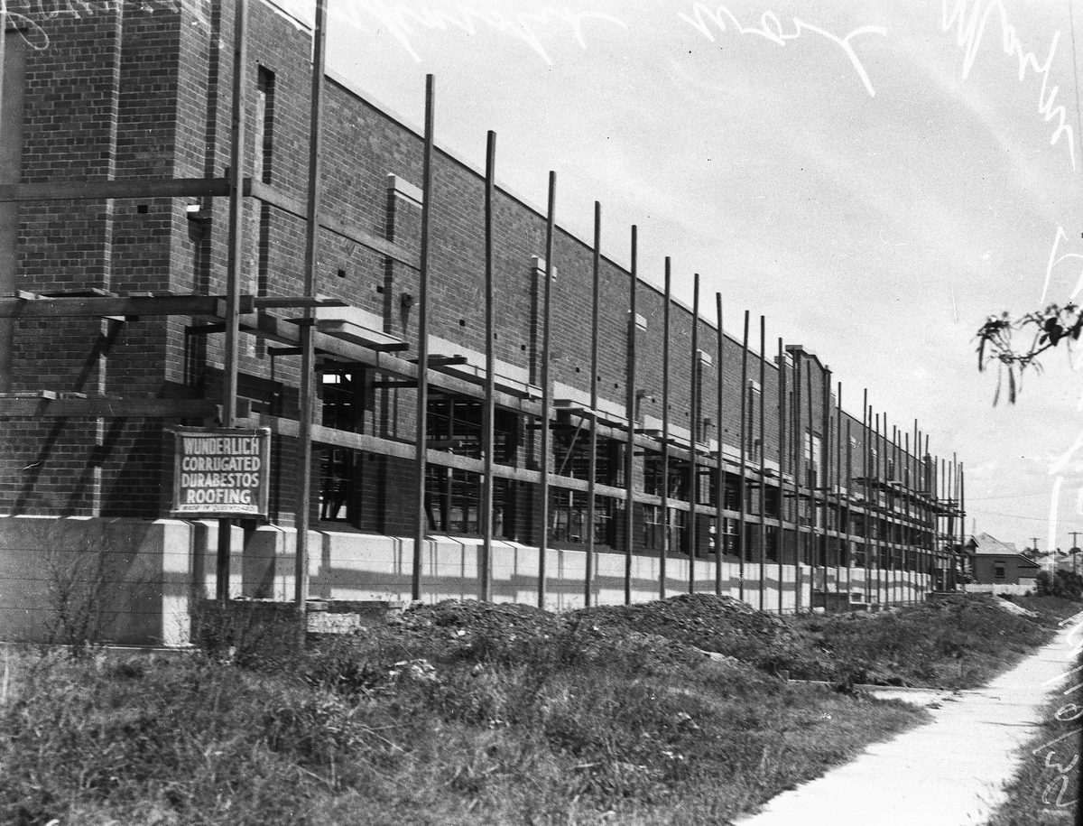 Construction of a building in Mayne, Brisbane, Queensland, 1939