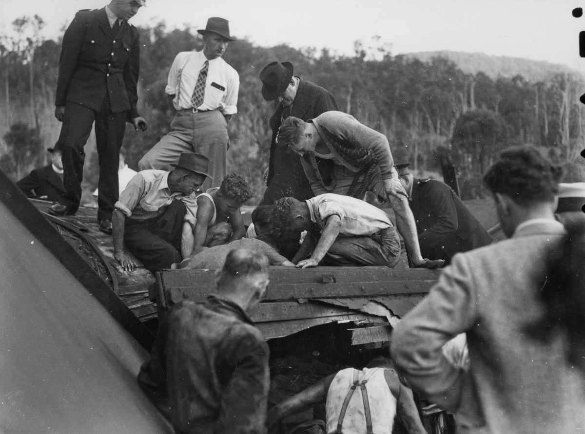 Railway accident at Camp Mountain, 1947