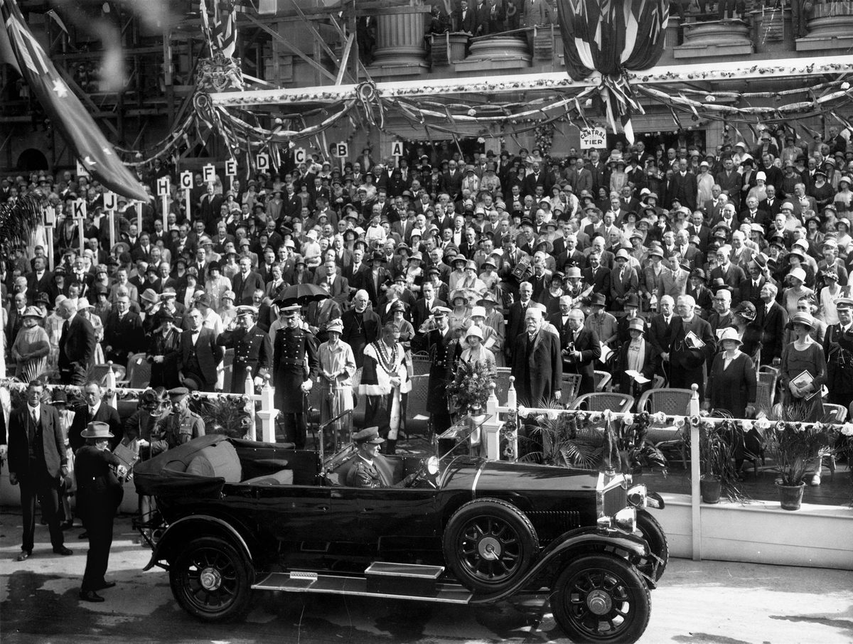 Scene at the Civic Welcome to the Duke and Duchess of York, Brisbane, April 1927