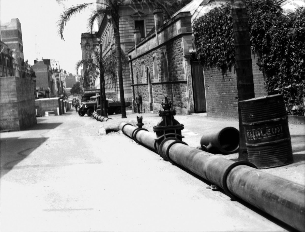 Saltwater pipes installed in Elizabeth Street, Brisbane, 1942