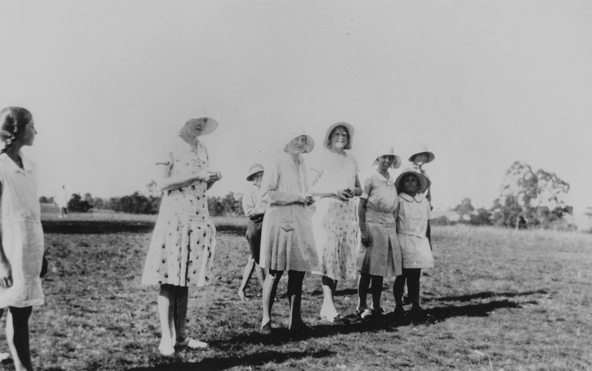 Women and girls at the Edco (Evans Deakin and Company) Picnic at Lone Pine, Fig Tree Pocket, 1930