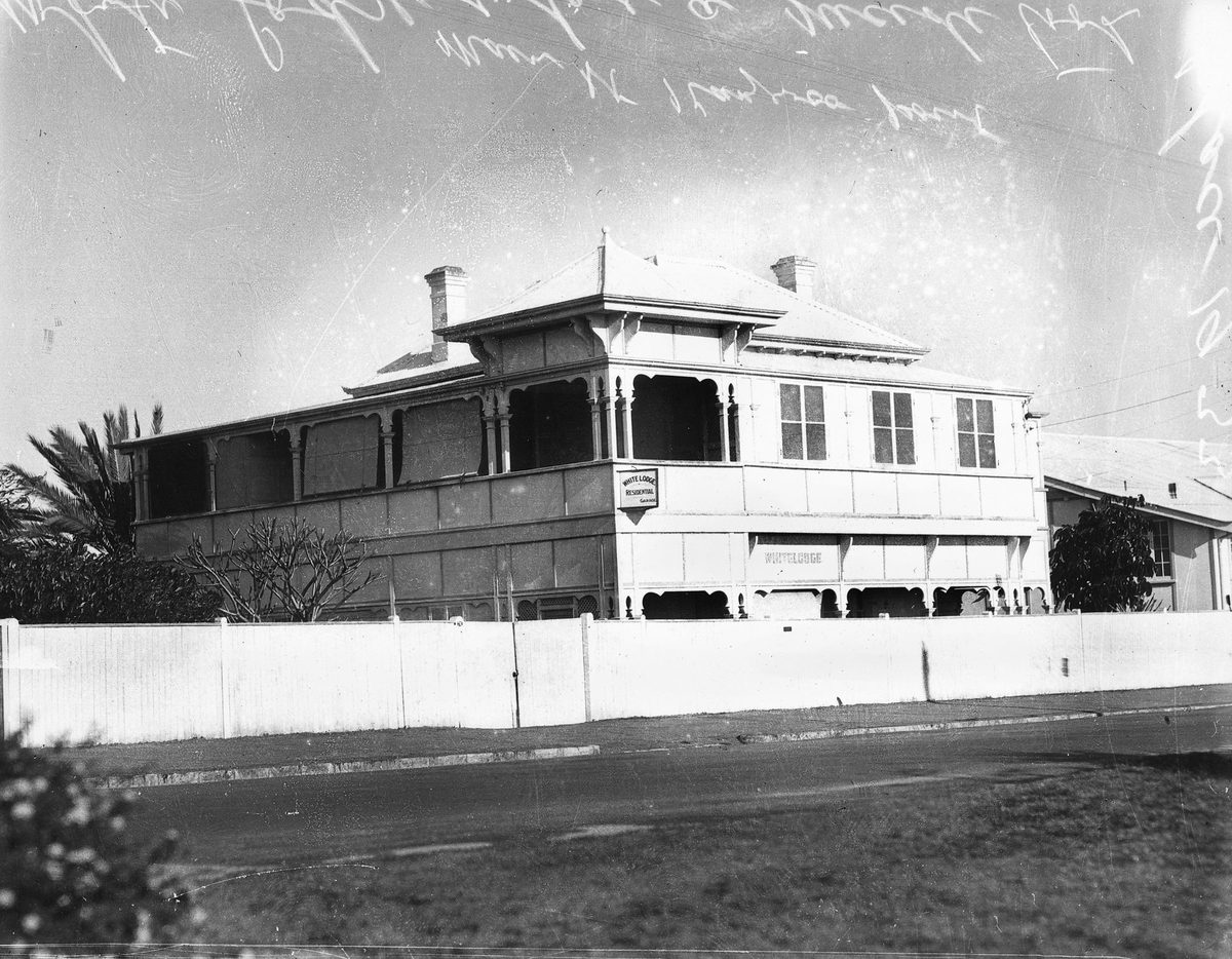 White Lodge residential hotel in Kangaroo Point, Brisbane, 1933