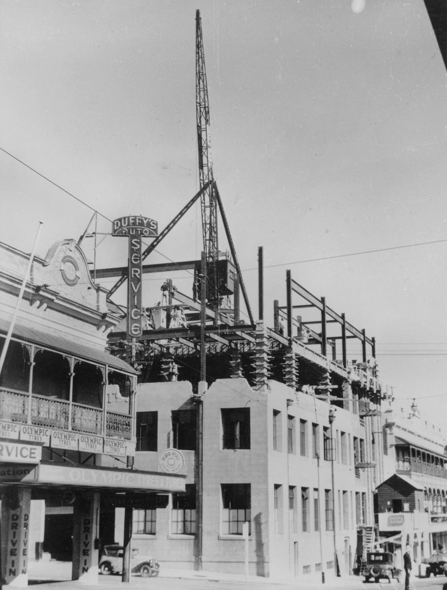 Construction work on additions to the Truth newspaper building in Fortitude Valley, 1937