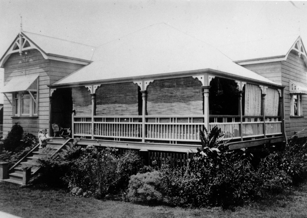 Home of Edwin and Cecilia Caine in Sutherland Avenue, Ascot, Brisbane, 1916