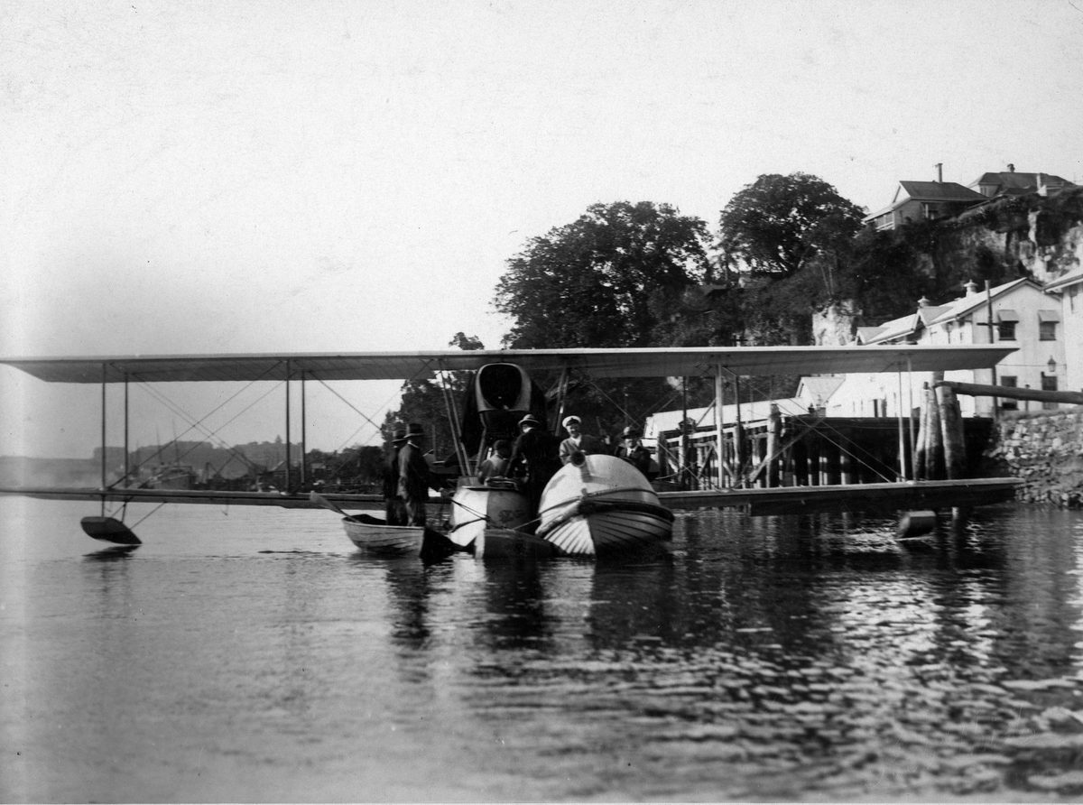 Savoia Marchetti seaplane on the Brisbane River, August 1925