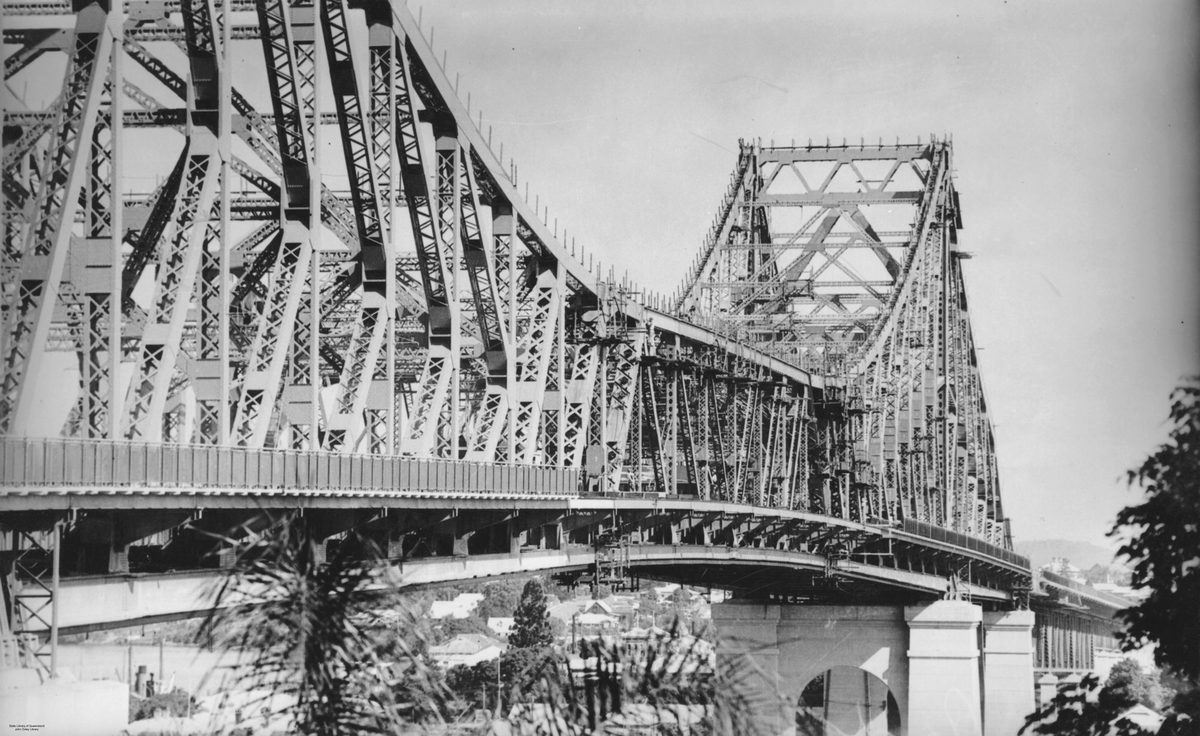 View of the almost completed Story Bridge, Brisbane, 1940