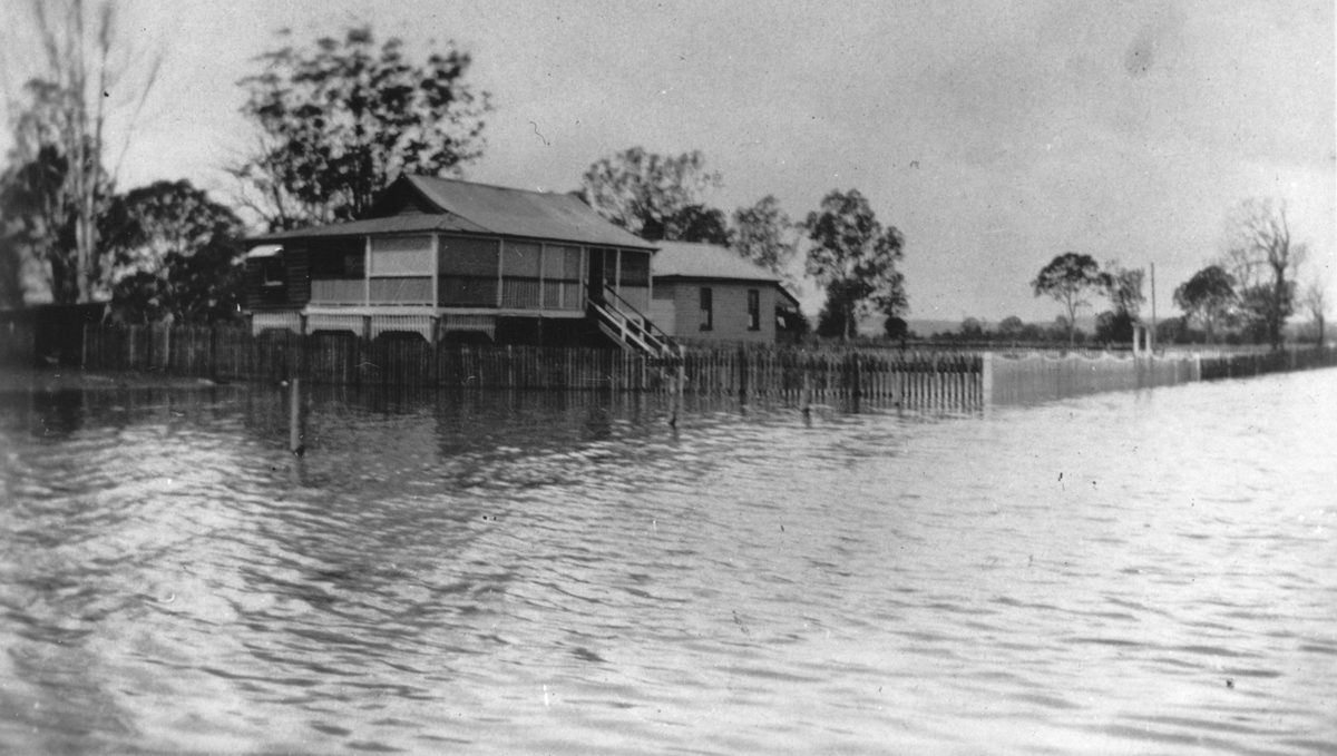 Floodwaters in Oxley, Brisbane, 1931