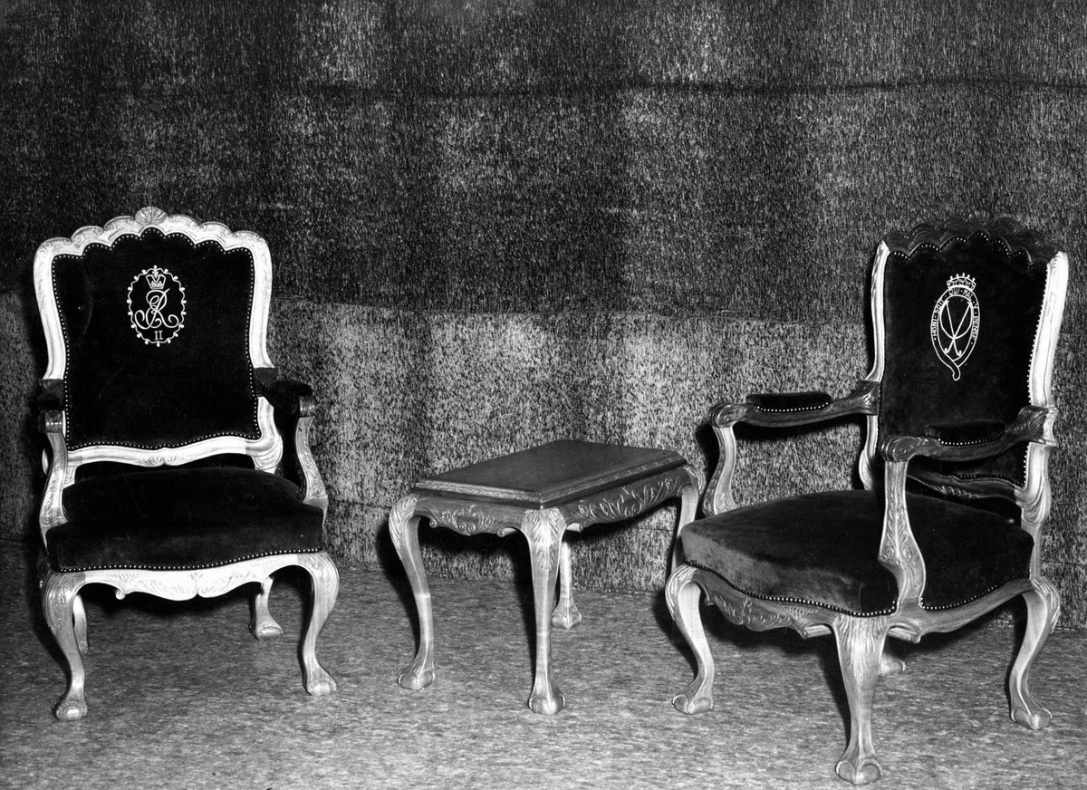 Chairs used by Queen Elizabeth II and Prince Philip, The Duke of Edinburgh, during their Queensland visit in 1954
