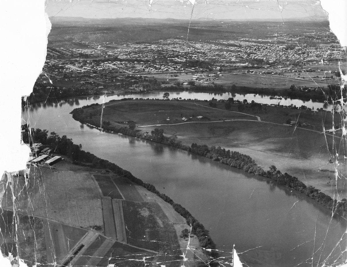 Aerial views of Long Pocket Reach in Brisbane, 1948