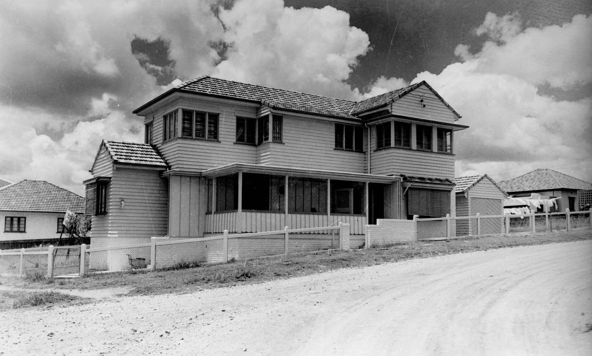 Mr and Mrs E. Robinson's new home in Holland Park in 1940