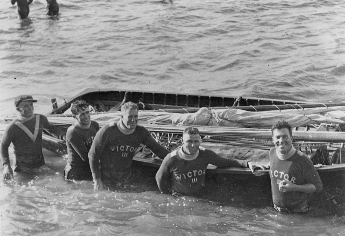 Vic Lucas and the crew of Victor III, 1933
