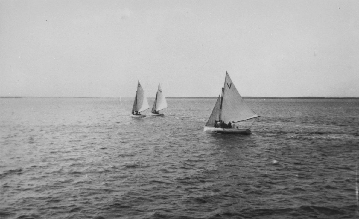 Three boats sailing on Moreton Bay near Sandgate, 1923