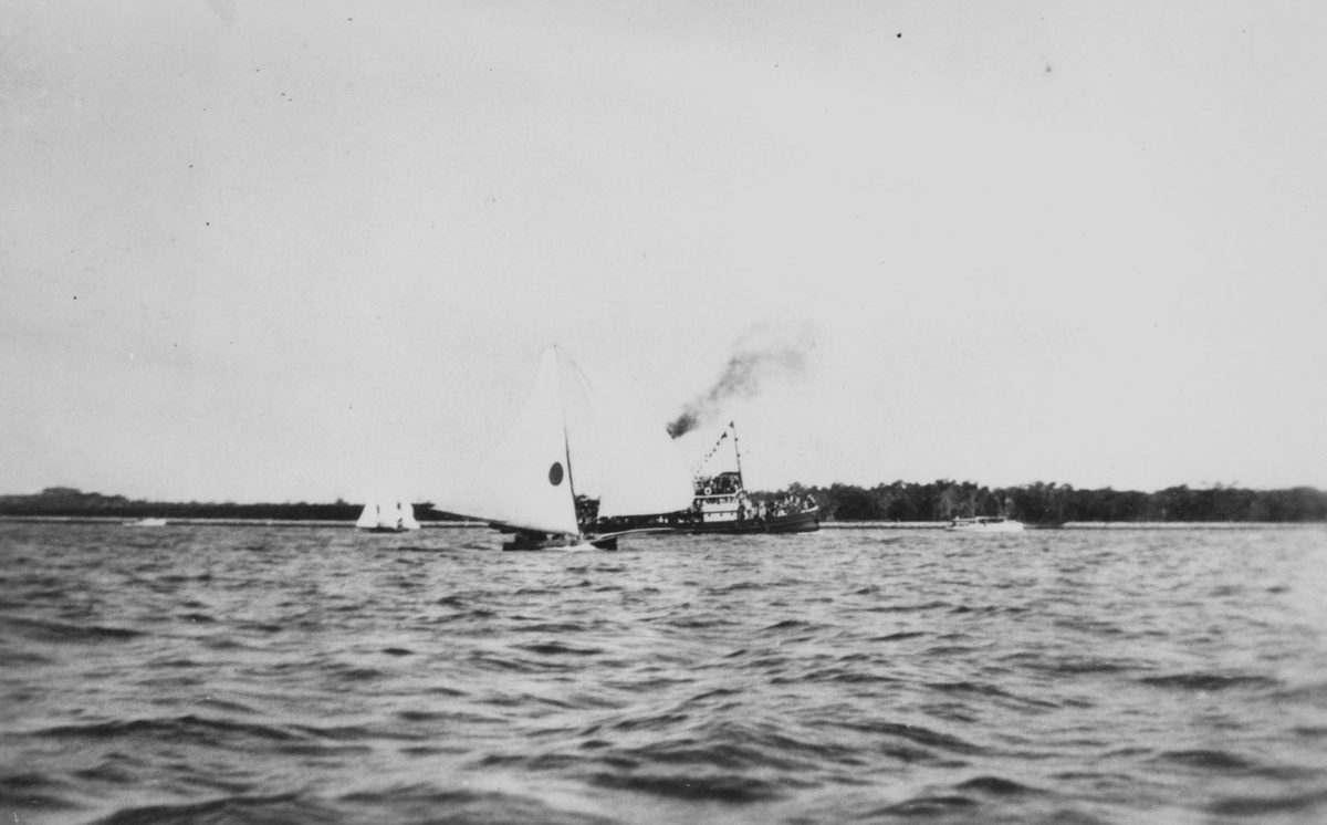 Betty, an eighteen footer, sailing on the Brisbane River, 1938
