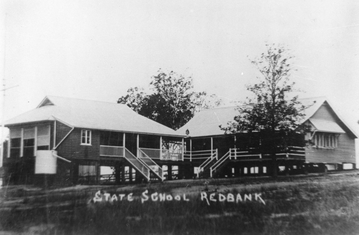 Redbank State School buildings