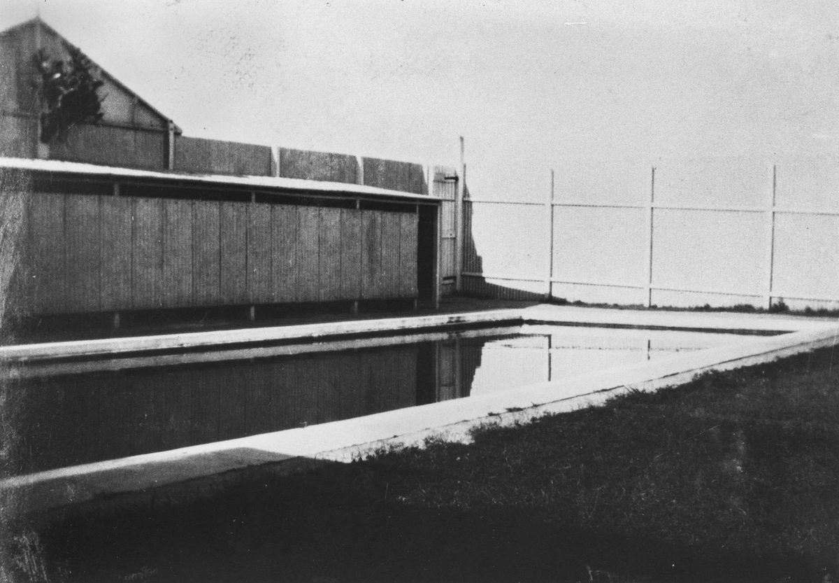 Swimming baths at Silkstone State School in 1928