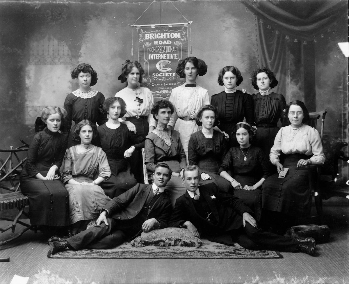 Group of young people from the Brighton Road Congregational Intermediate Society, Brisbane, 1911