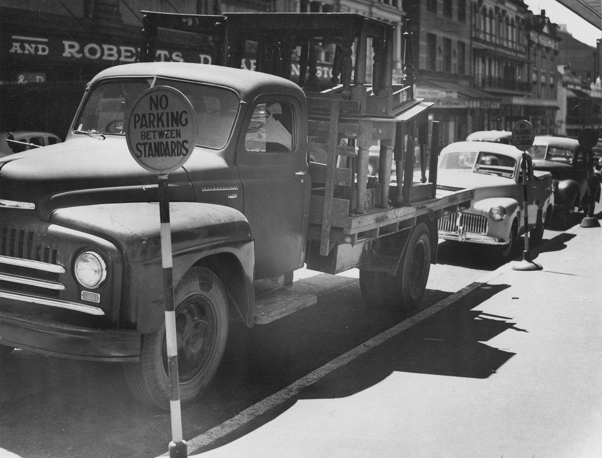 Vehicles parked in Elizabeth Street, Brisbane, 1952