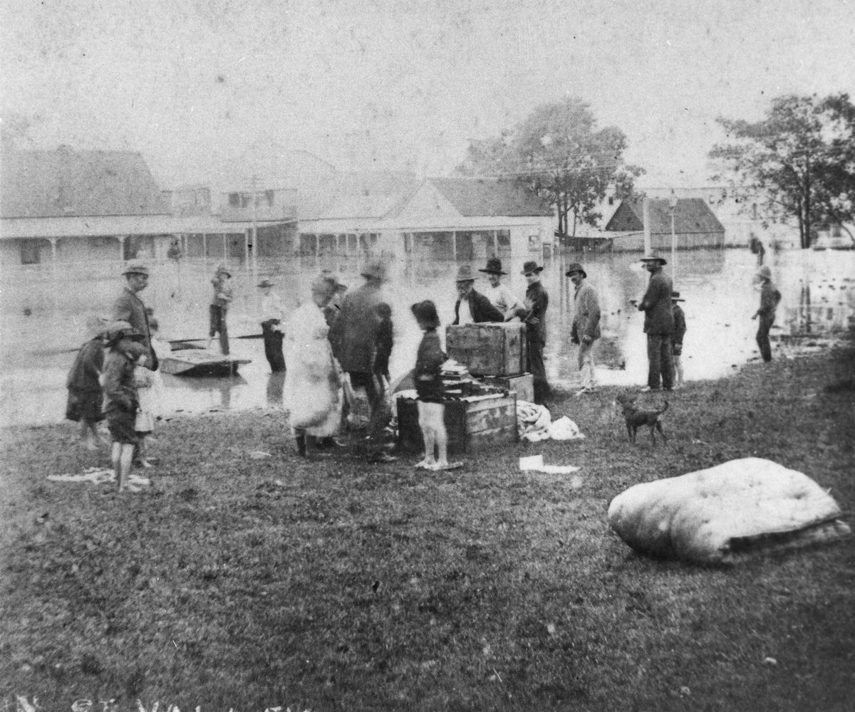 People retrieving belongings in Ann Street, Fortitude Valley, Brisbane during the 1890 flood