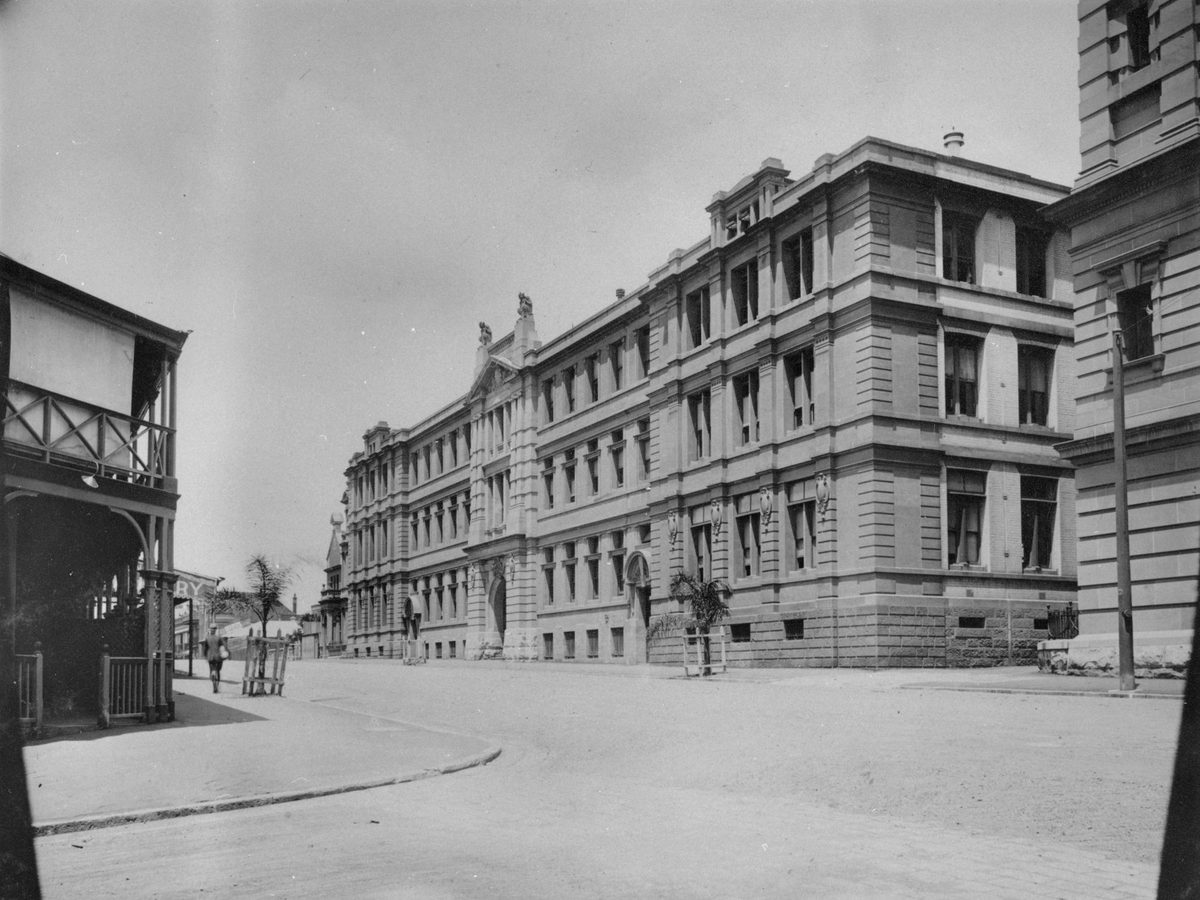 View of the Government Printing Office in George Street, Brisbane, 1920