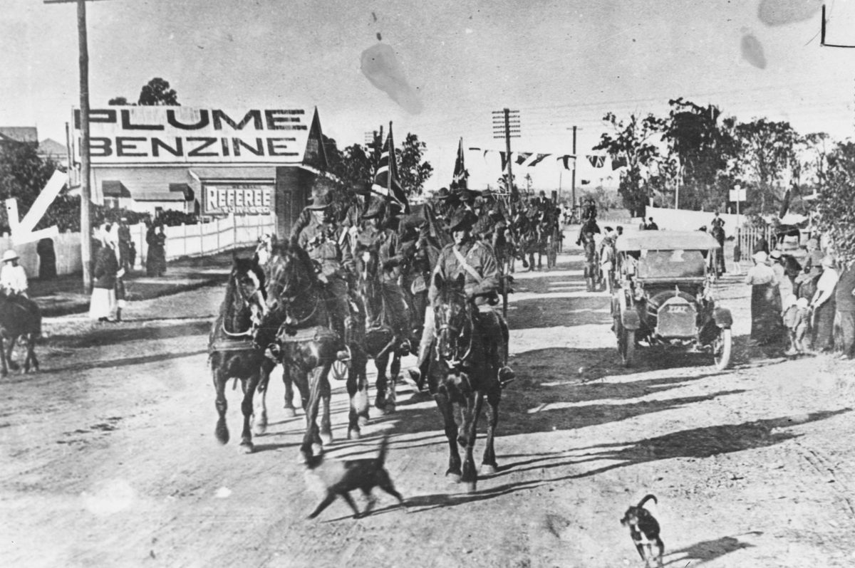 Dungarees passing along Ipswich Road, Moorooka, 1915
