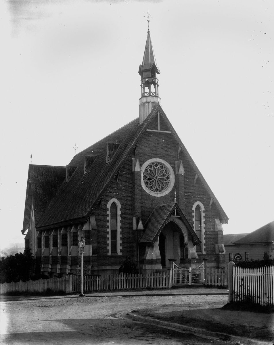 Erected in 1885 as the South Brisbane Presbyterian Church, it was dedicated on the 12 April 1885