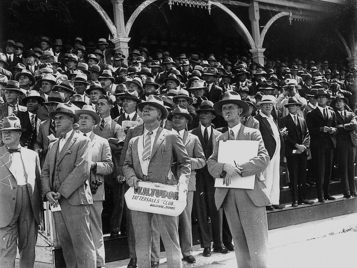Section of the crowd at Albion Park racetrack, Brisbane, November 1932