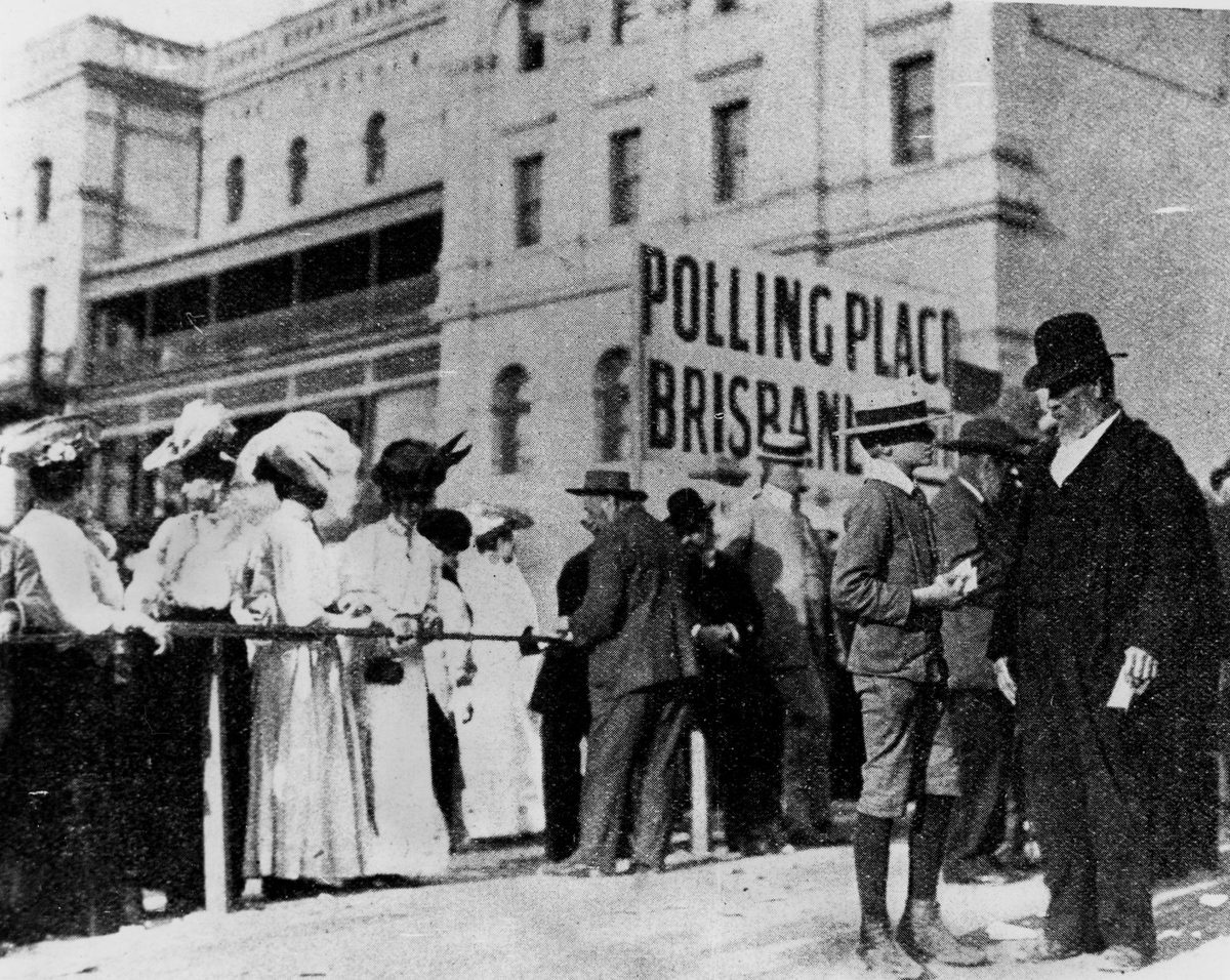 Voters outside a polling place, Brisbane, Queensland, 1907