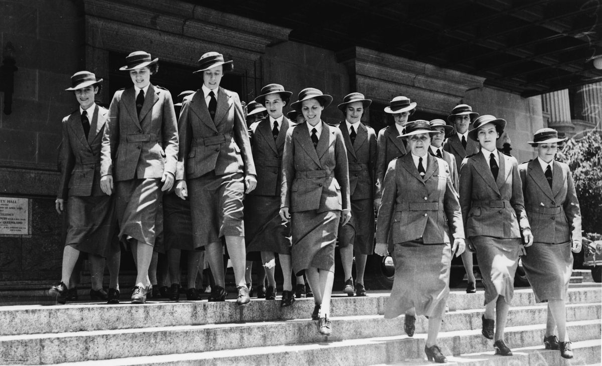 Nurses of the Second A.I.F. leaving the Brisbane City Hall, 1940