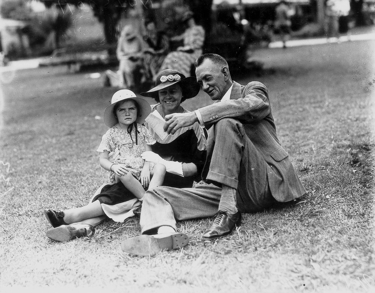 Houston family at Albion Park races, Brisbane, 16 December 1933