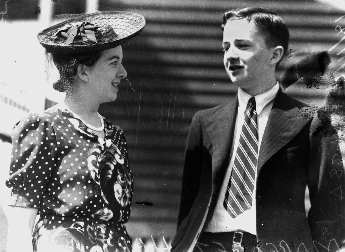 Margaret Hart and her brother Jack at a cricket match in Brisbane, 1939