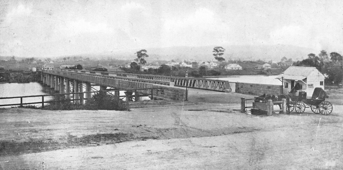 Victoria Bridge soon after completion, Brisbane, 1874