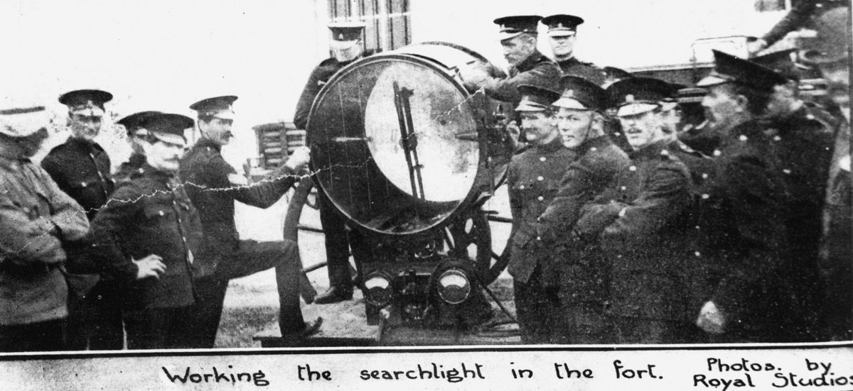 Searchlight at Fort Lytton