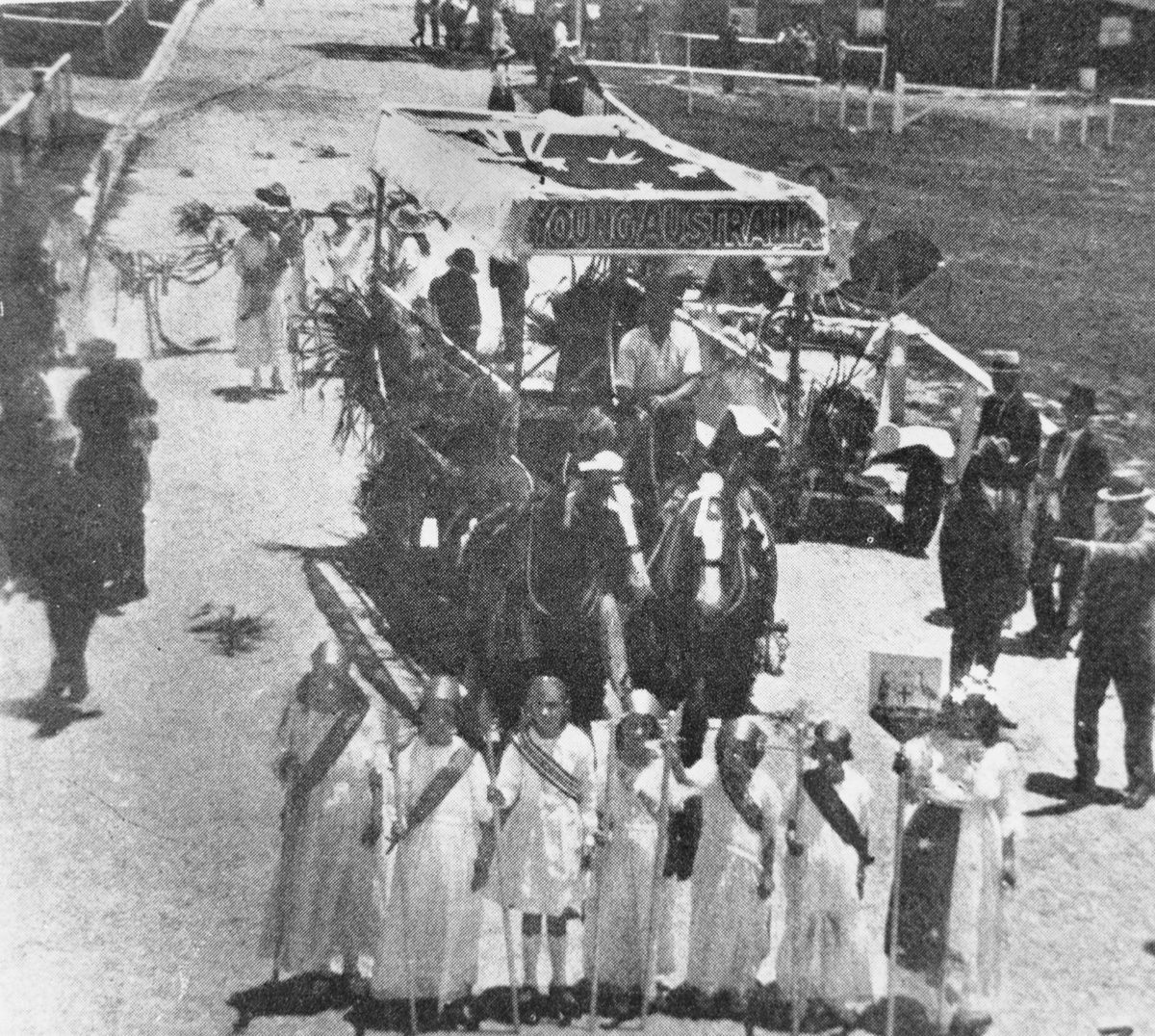 Young Australia float in the Australia Day parade, Brisbane, 1921