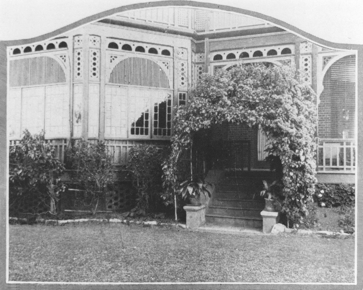 Side porch of Ross Roy at Indooroopilly, 1922