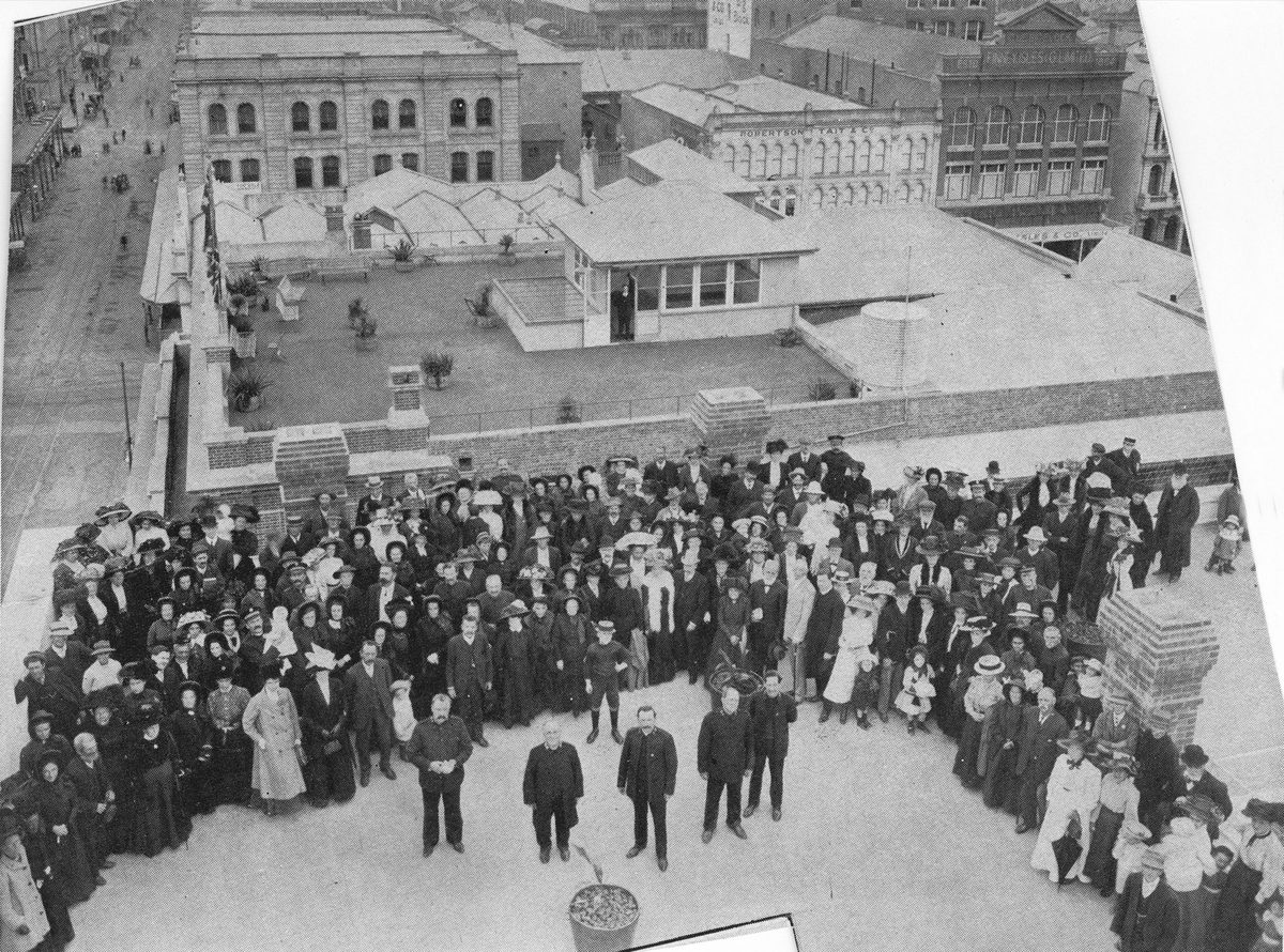 Large crowd on the roof garden of the People's Palace Hotel, Brisbane, 1911