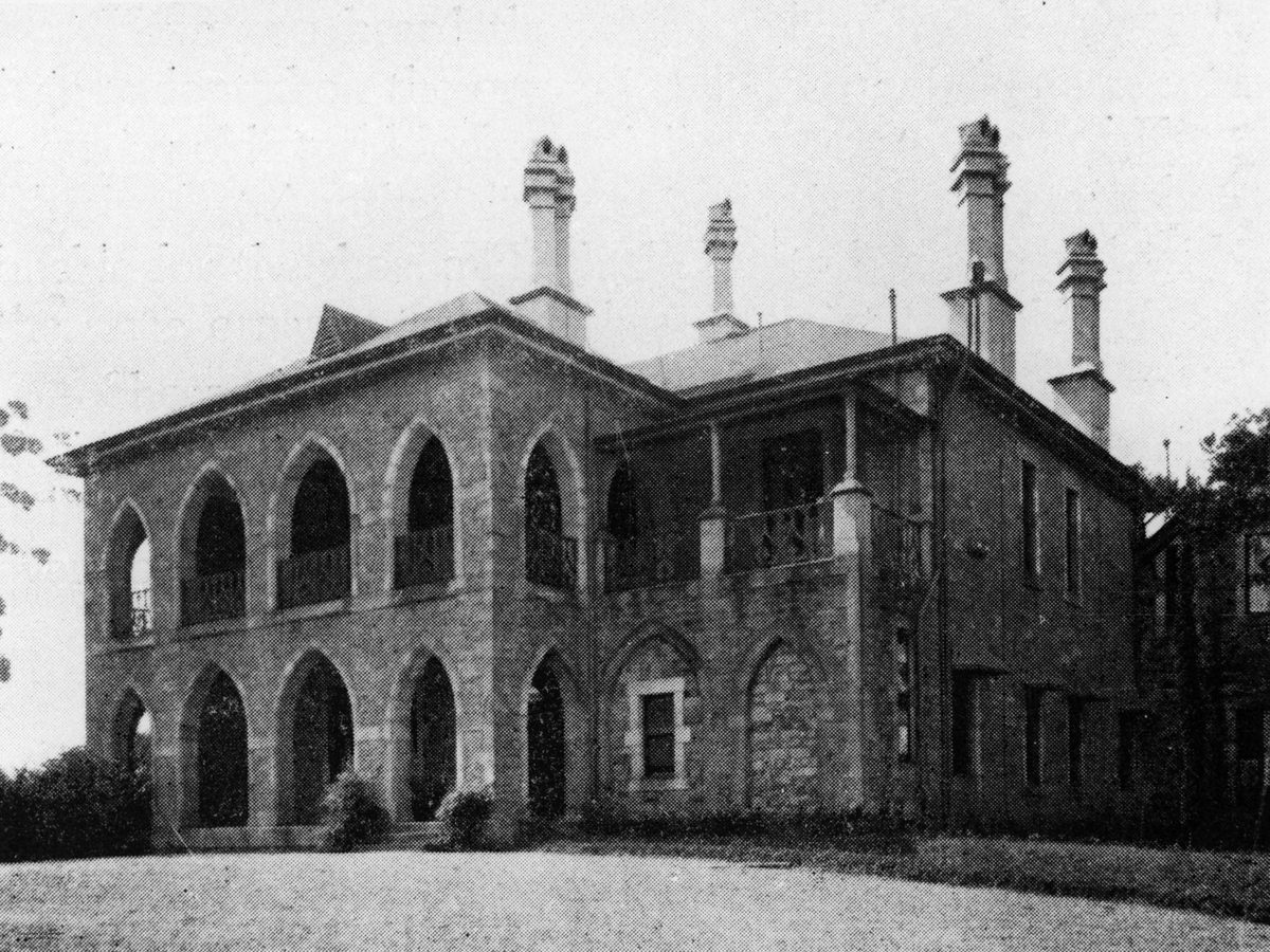 Front view of Brisbane residence, 'Bishopsbourne', 1925