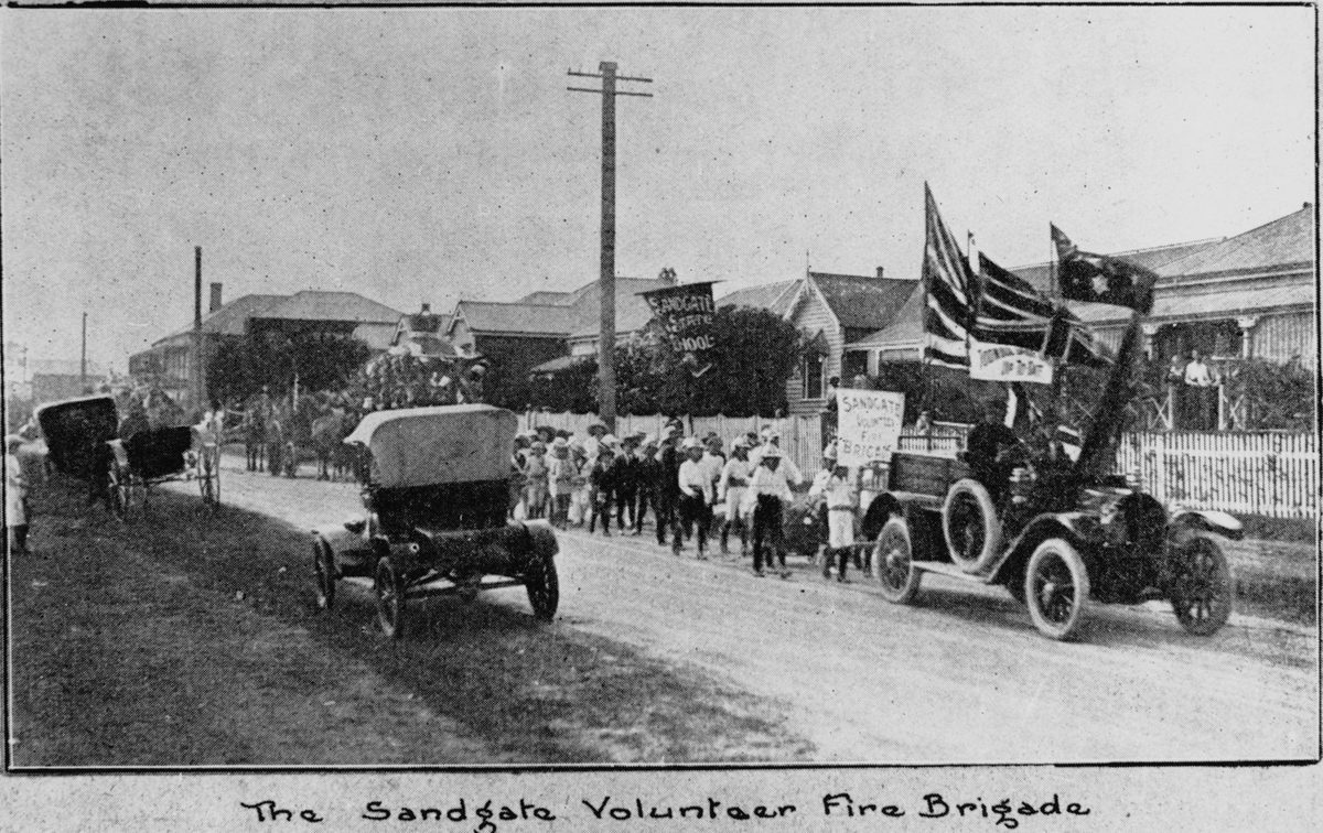Sandgate Volunteer Fire Brigade participating in a 'Patriotic Carnival', 1918