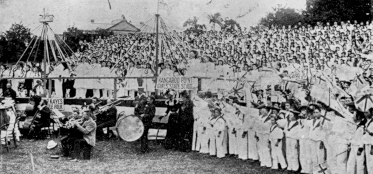 Children singing to the Duke and Duchess of York, Brisbane, 1901