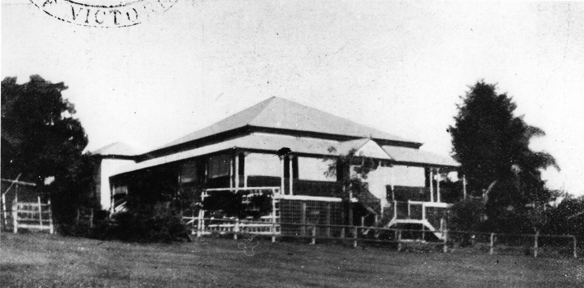 Knowsley, a residence in Coorparoo, 1932