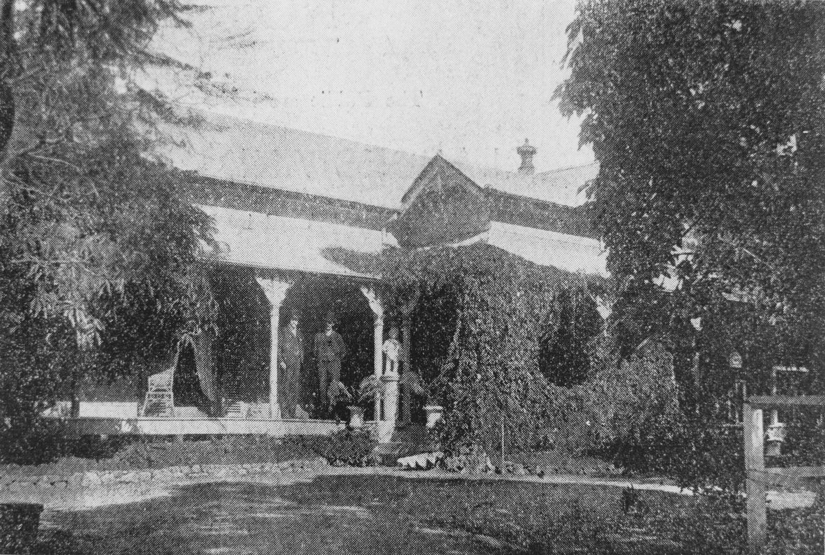 Residence of H. W. Luya, Chairman of Stephens Shire Council, 1906