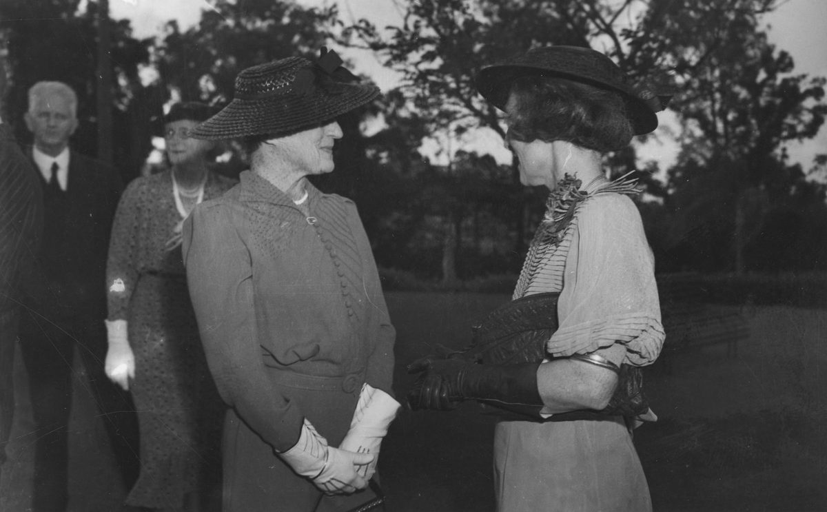 Social function, Brisbane, 1940