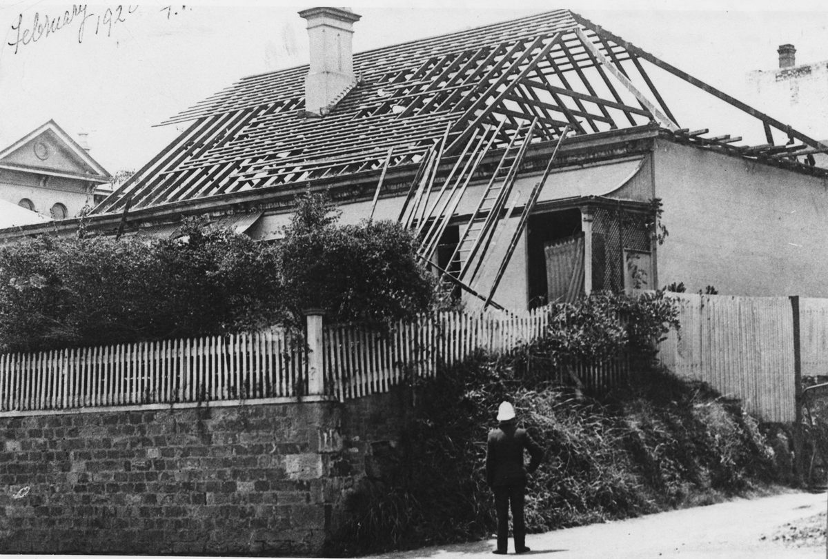 House being demolished, North Quay, Brisbane, 1920