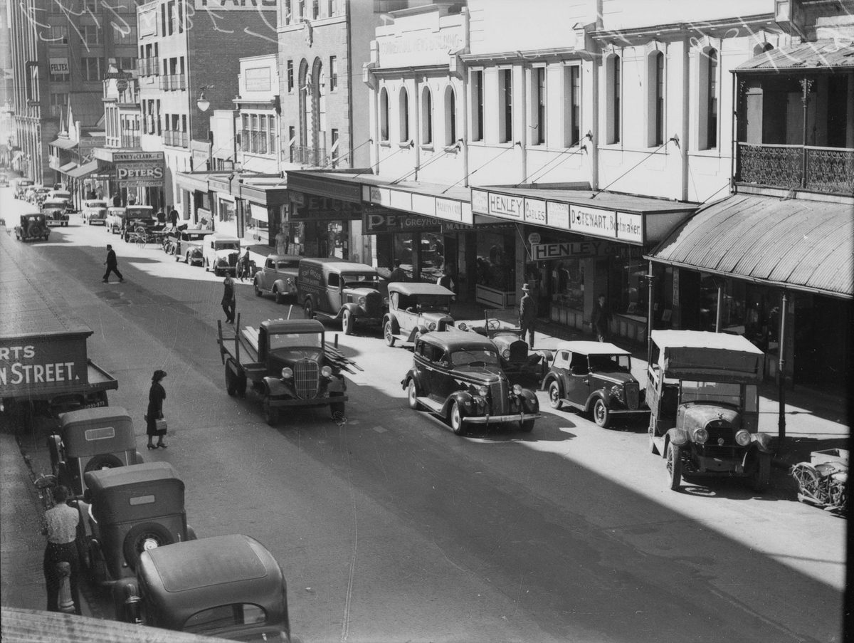 Streetscape of Elizabeth St, Brisbane, 1939