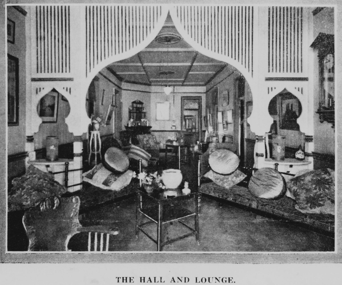 Oriental style lounge room divider in Halwyn, the residence of Mr and Mrs J. L. Woolcock, at Red Hill, 1923